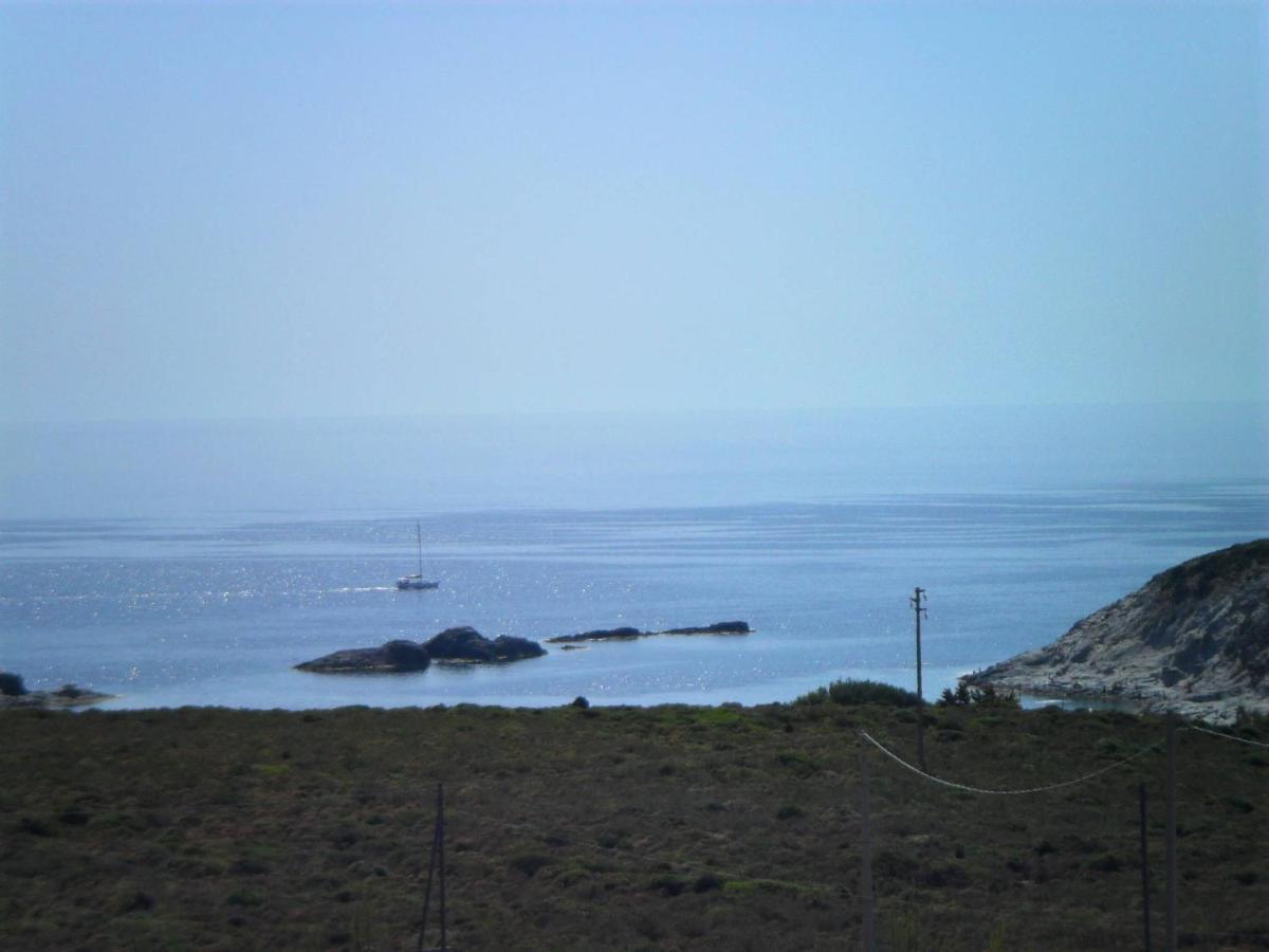 Casa Vacanze Cala Sapone SantʼAntìoco Exteriör bild